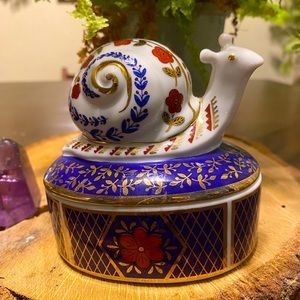 Vintage Japanese Porcelain Snail Trinket Jewelry Box